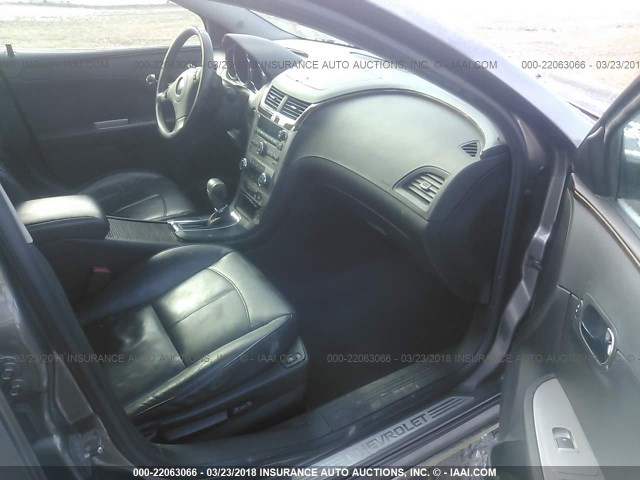 1G1ZE5E7XAF143945 - 2010 CHEVROLET MALIBU LTZ 金色 照片 5