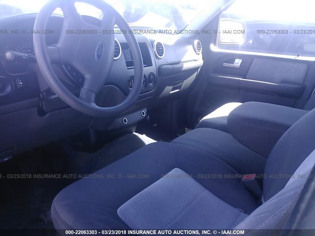 1FMRU15W43LB77731 - 2003 FORD EXPEDITION XLT ნაცრისფერი ფოტო 5