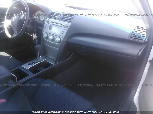 4T1BE46K37U609639 - 2007 TOYOTA CAMRY NEW GENERAT CE/LE/XLE/SE WHITE photo 5