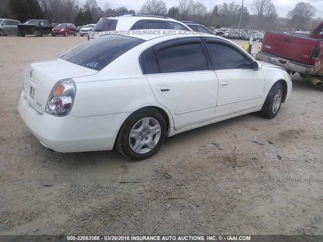 1N4AL11D04C103853 - 2004 NISSAN ALTIMA S/SL WHITE photo 4