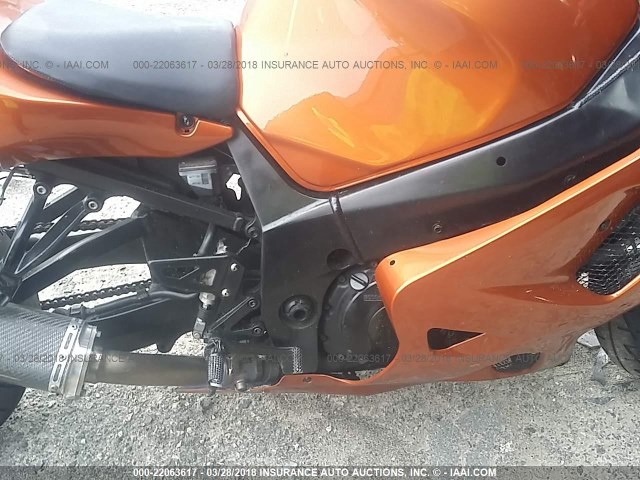 JS1GT74A422105885 - 2002 SUZUKI GSX-R1000 ORANGE photo 8