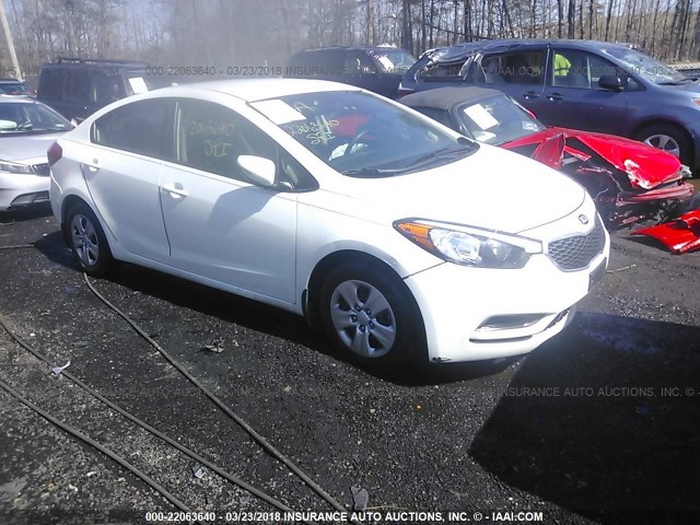 KNAFX4A63G5532403 - 2016 KIA FORTE LX WHITE photo 1