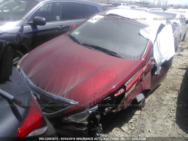 5NPEC4AC7DH670652 - 2013 HYUNDAI SONATA SE/LIMITED RED photo 2