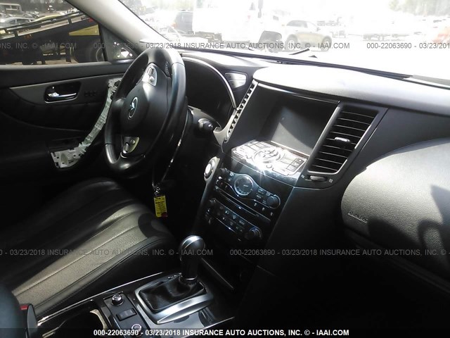 JN8CS1MW7FM483083 - 2015 INFINITI QX70 SILVER photo 5