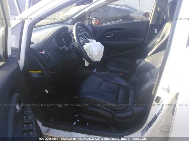 KNADN5A3XC6054722 - 2012 KIA RIO EX/SX WHITE photo 5