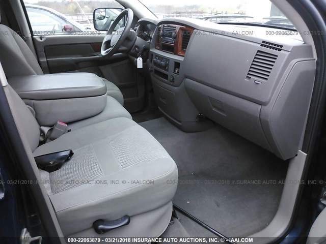 3D7KR28CX6G257881 - 2006 DODGE RAM 2500 ST/SLT 深蓝色 照片 5