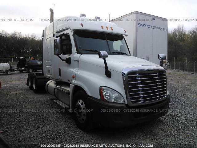 1FUJGLDR0CLBN9559 - 2012 FREIGHTLINER CASCADIA 125  WHITE photo 1
