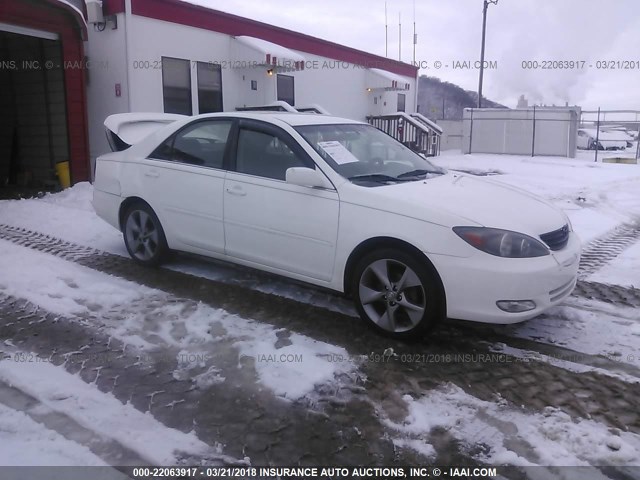 JTDBE32KX30176522 - 2003 TOYOTA CAMRY LE/XLE WHITE photo 1