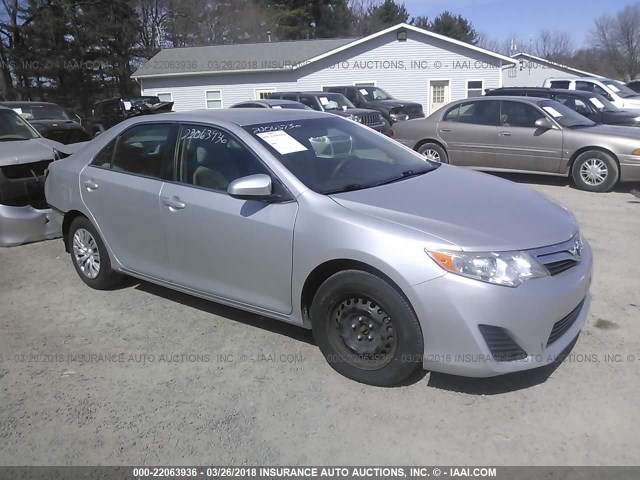 4T4BF1FK6CR218092 - 2012 TOYOTA CAMRY SE/LE/XLE SILVER photo 1