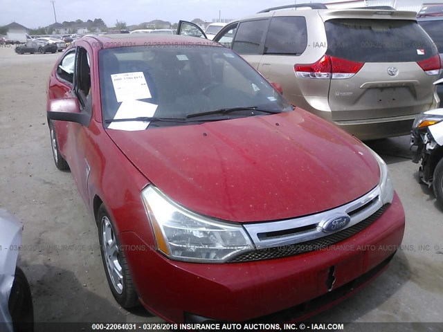 1FAHP33N78W268260 - 2008 FORD FOCUS SE/SEL/SES RED photo 1