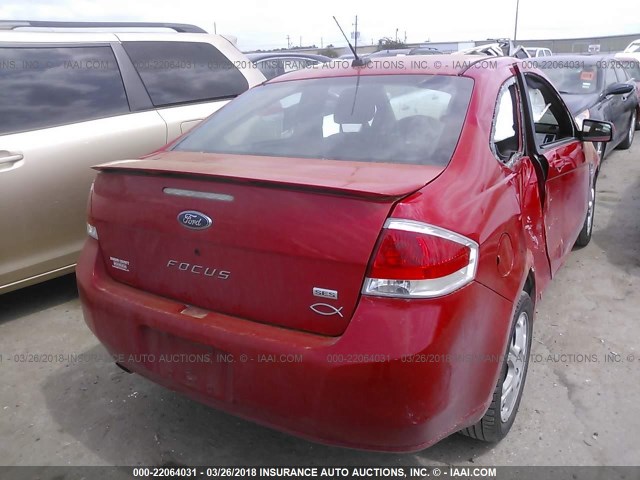 1FAHP33N78W268260 - 2008 FORD FOCUS SE/SEL/SES RED photo 4
