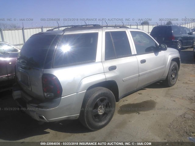 1GNDS13S362169948 - 2006 CHEVROLET TRAILBLAZER LS/LT SILVER photo 4