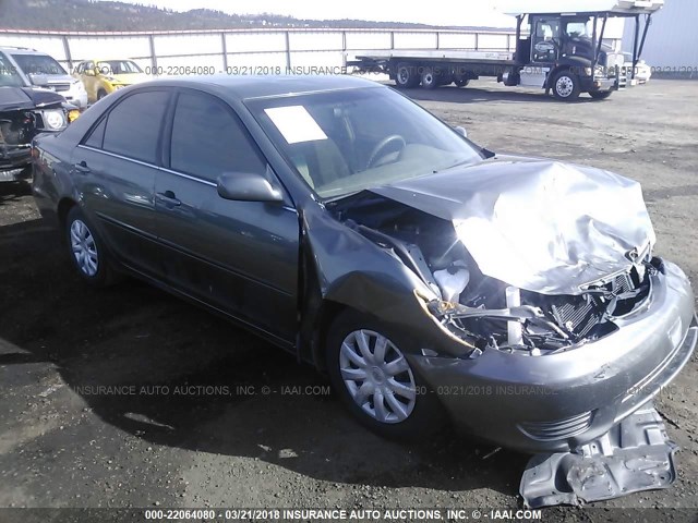 4T1BE32K25U558261 - 2005 TOYOTA CAMRY LE/XLE/SE GRAY photo 1