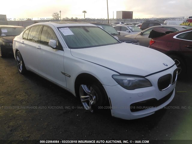 WBAKA8C53CCY37529 - 2012 BMW 750 I WHITE photo 1