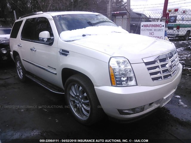 1GYS4BEF4BR104621 - 2011 CADILLAC ESCALADE LUXURY WHITE photo 1