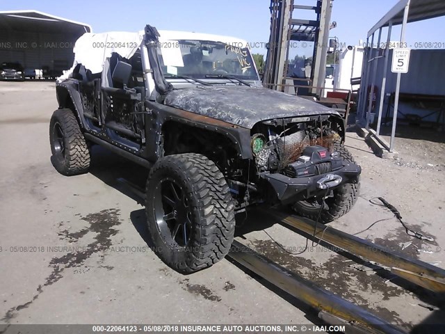 1C4HJWFG0DL588400 - 2013 JEEP Wrangler Unlimited RUBICON SILVER photo 1