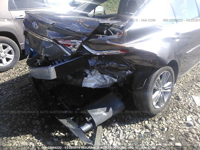 4T1BF1FK1GU118014 - 2016 TOYOTA CAMRY LE/XLE/SE/XSE GRAY photo 6