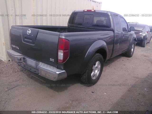 1N6AD06U55C445274 - 2005 NISSAN FRONTIER KING CAB LE/SE/OFF ROAD GRAY photo 4