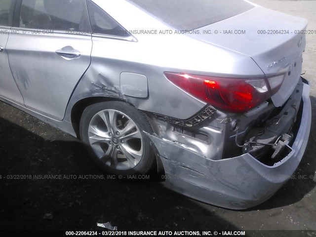 5NPEC4AC3DH777052 - 2013 HYUNDAI SONATA SE/LIMITED SILVER photo 6