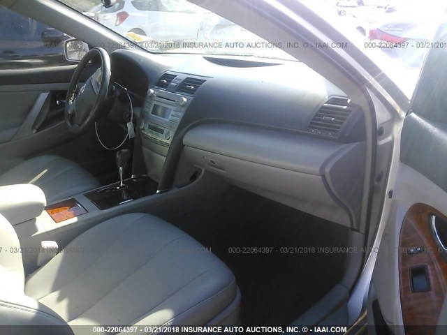 4T1BE46K38U792123 - 2008 TOYOTA CAMRY CE/LE/XLE/SE SILVER photo 5