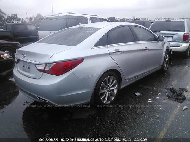 5NPEC4AC9DH782935 - 2013 HYUNDAI SONATA SE/LIMITED SILVER photo 4