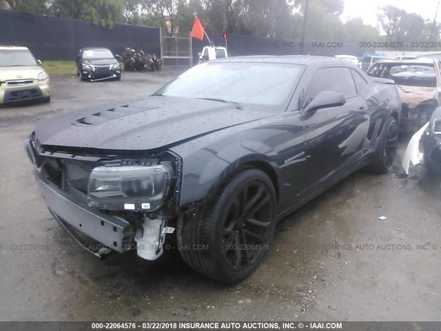 2G1FG1EW2F9266894 - 2015 CHEVROLET CAMARO SS GRAY photo 2