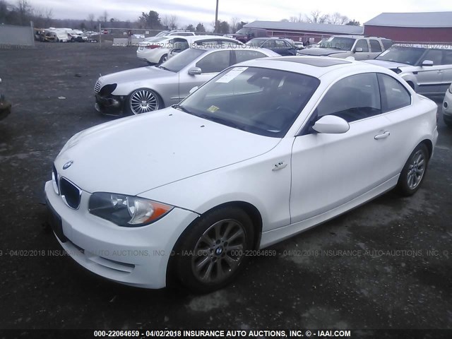 WBAUP73528VF09731 - 2008 BMW 128 I WHITE photo 2