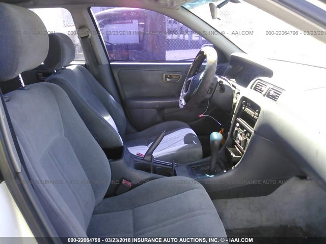 4T1BG22K4XU605703 - 1999 TOYOTA CAMRY CE/LE/XLE 白色 照片 5
