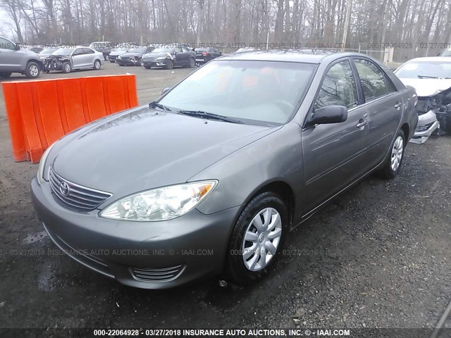 4T1BE32K25U603148 - 2005 TOYOTA CAMRY LE/XLE/SE GRAY photo 2