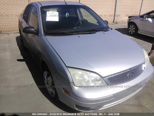 1FAFP34N77W135356 - 2007 FORD FOCUS ZX4/S/SE/SES SILVER photo 1