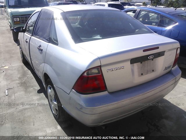 1FAFP34N77W135356 - 2007 FORD FOCUS ZX4/S/SE/SES 银色 照片 3
