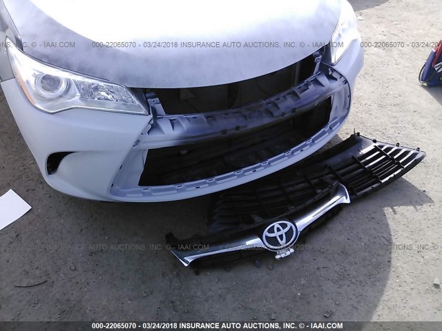 4T1BF1FK9FU958508 - 2015 TOYOTA CAMRY LE/XLE/SE/XSE ლურჯი ფოტო 6