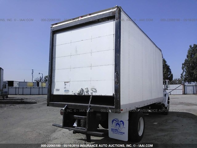 3FDNF65631MA31905 - 2001 FORD F650 SUPER DUTY WHITE photo 4