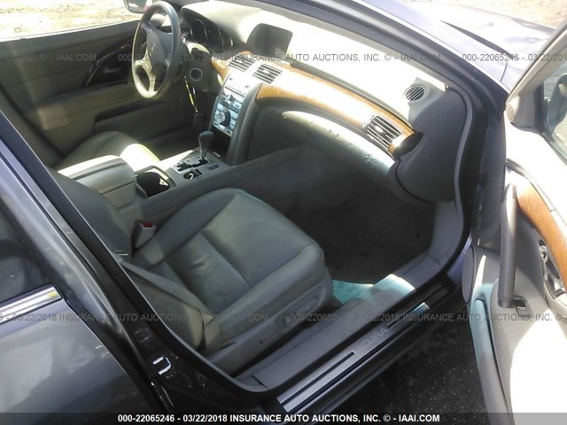 JH4KB16565C009236 - 2005 ACURA RL GRAY photo 5