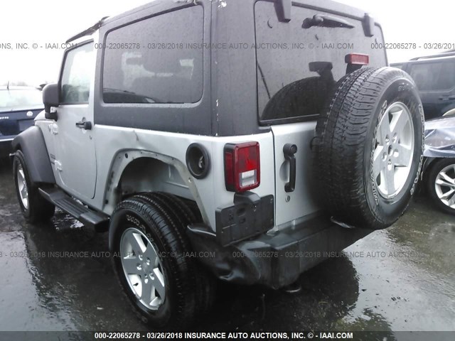 1J4AA2D10BL596285 - 2011 JEEP WRANGLER SPORT 银色 照片 3