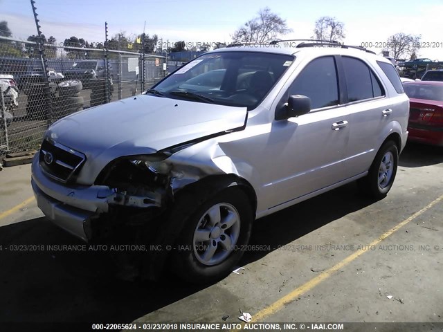 KNDJD733965637813 - 2006 KIA SORENTO EX/LX SILVER photo 2