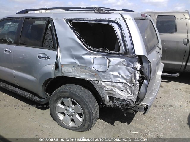 JTEZU14R860077603 - 2006 TOYOTA 4RUNNER SR5/SPORT SILVER photo 6