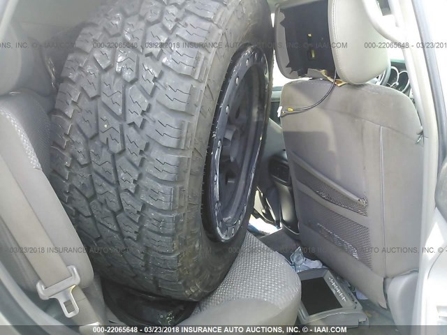 JTEZU14R860077603 - 2006 TOYOTA 4RUNNER SR5/SPORT SILVER photo 8