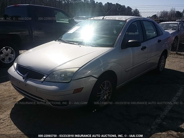 1FAFP34N17W266136 - 2007 FORD FOCUS ZX4/S/SE/SES 银色 照片 2