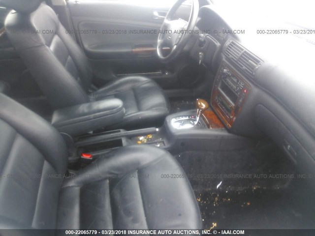 WVWBH63B81P023150 - 2001 VOLKSWAGEN PASSAT GLX 银色 照片 5