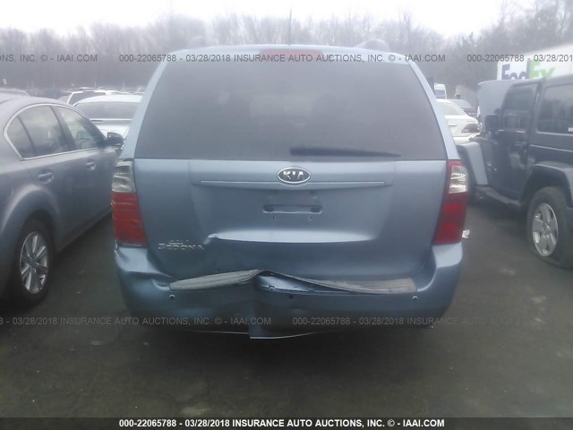 KNDMG4C38A6333829 - 2010 KIA SEDONA LX BLUE photo 6