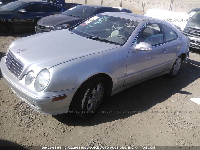 WDBLJ65G21F187998 - 2001 MERCEDES-BENZ CLK 320 SILVER photo 2