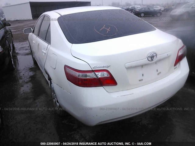 4T4BE46K09R051323 - 2009 TOYOTA CAMRY SE/LE/XLE WHITE photo 3