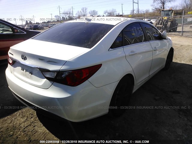 5NPEB4AC6DH724476 - 2013 HYUNDAI SONATA GLS WHITE photo 4