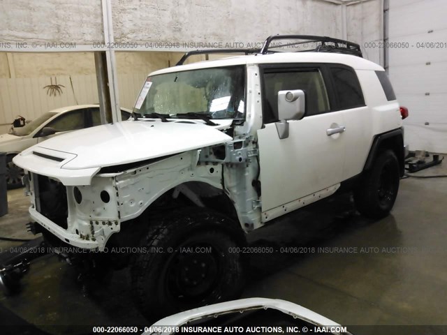 JTEBU4BF0EK201104 - 2014 TOYOTA FJ CRUISER WHITE photo 2