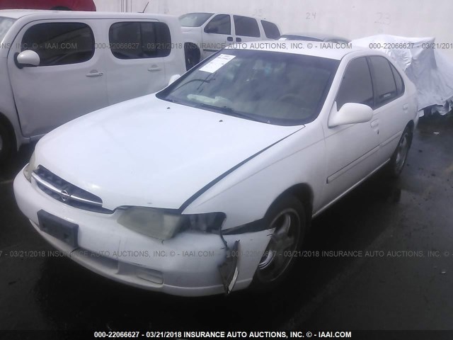 1N4DL01D4WC163306 - 1998 NISSAN ALTIMA XE/GXE/SE/GLE WHITE photo 2