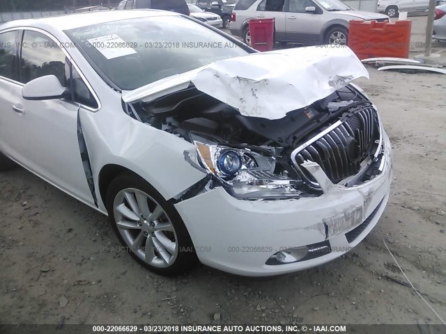 1G4PP5SKXD4114197 - 2013 BUICK VERANO WHITE photo 6