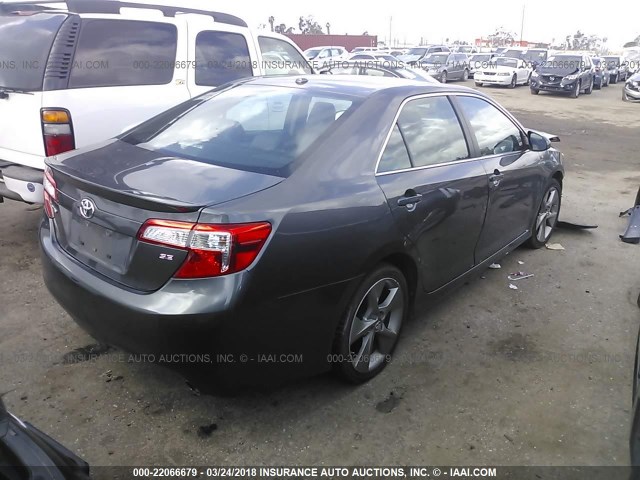 4T1BK1FK8EU025984 - 2014 TOYOTA CAMRY SE/XLE GRAY photo 4