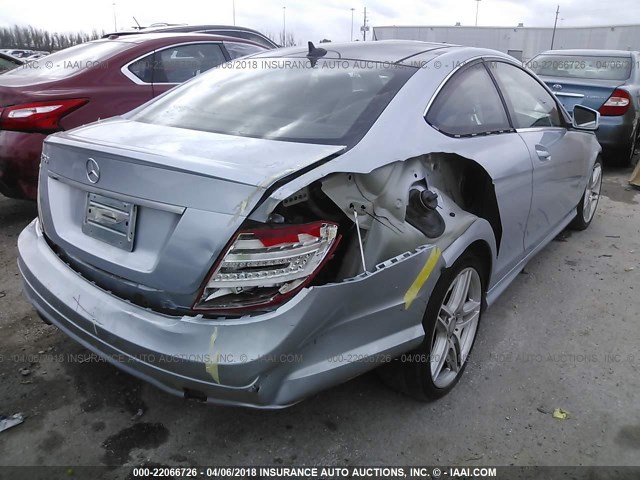 WDDGJ4HB4DF978499 - 2013 MERCEDES-BENZ C 250 Light Blue photo 6