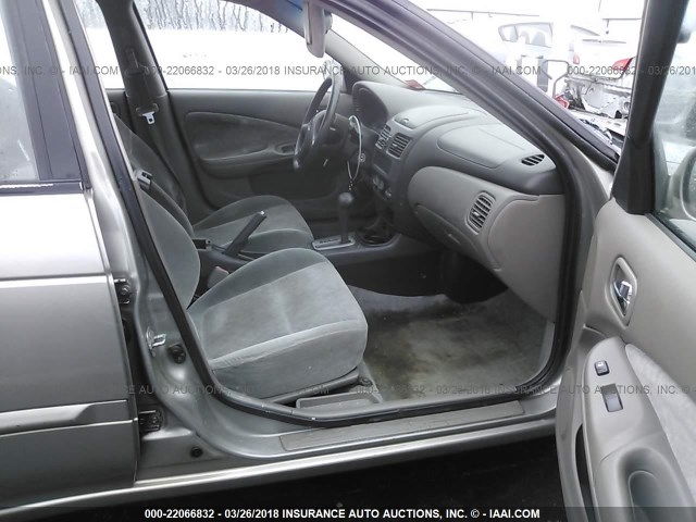 3N1CB51D3YL307914 - 2000 NISSAN SENTRA XE/GXE GRAY photo 5